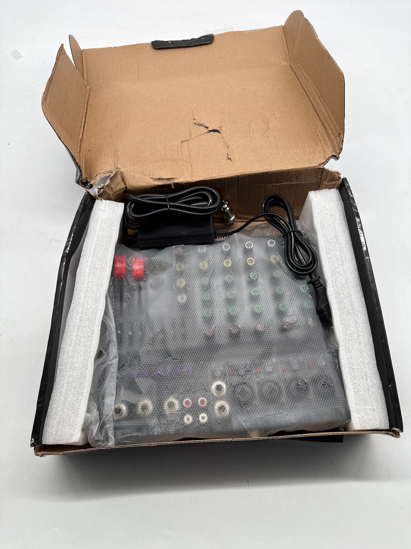 BOMGE 06A Professioneller 6-K DJ-Audio-Mixer (A-/B-Ware, Verpackung beschädigt)