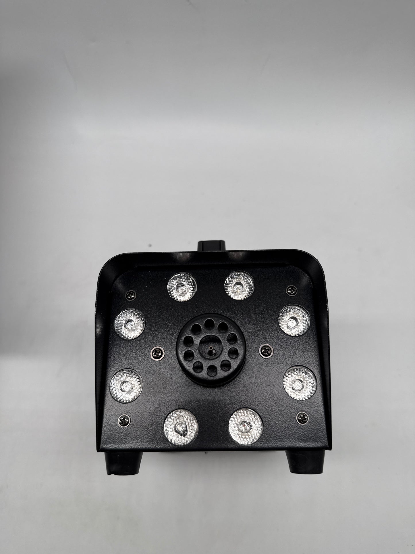 Nebelmaschine 900W mit RGB-Lichteffekt (A-/B-Ware)